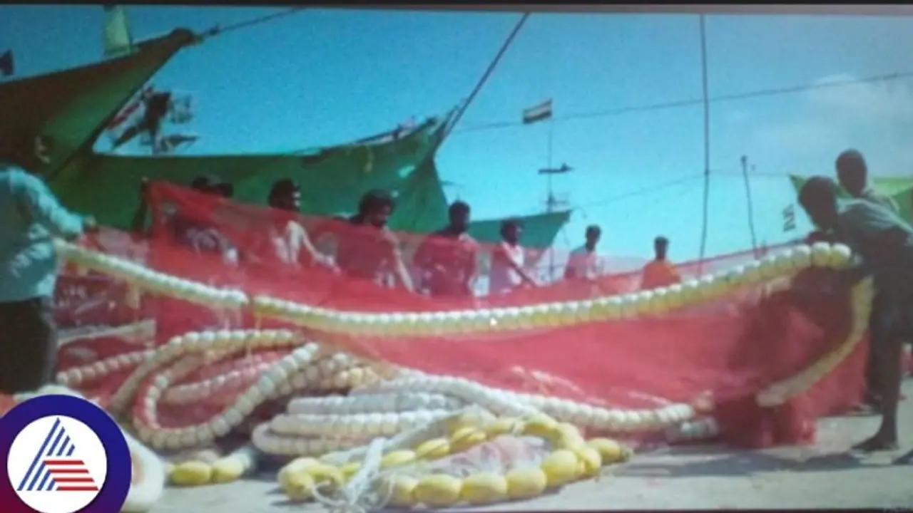 ಕರಾವಳಿ ಅಂದ್ರೆ ಮಂಗಳೂರು ಅಷ್ಟೇ ಅಲ್ಲ, ಉತ್ತರ ಕನ್ನಡ ಜಿಲ್ಲೆ ಕೂಡ; ಮತ್ಸ್ಯಗಂಧ ಟೀಮ್ಗೆ ದಾರಿ ಬಿಡಿ..! ಕರಾವಳಿ ಅಂದ್ರೆ ಮಂಗಳೂರು ಅಷ್ಟೇ ಅಲ್ಲ, ಉತ್ತರ ಕನ್ನಡ ಜಿಲ್ಲೆ ಕೂಡ; ಮತ್ಸ್ಯಗಂಧ ಟೀಮ್ಗೆ ದಾರಿ ಬಿಡಿ..!