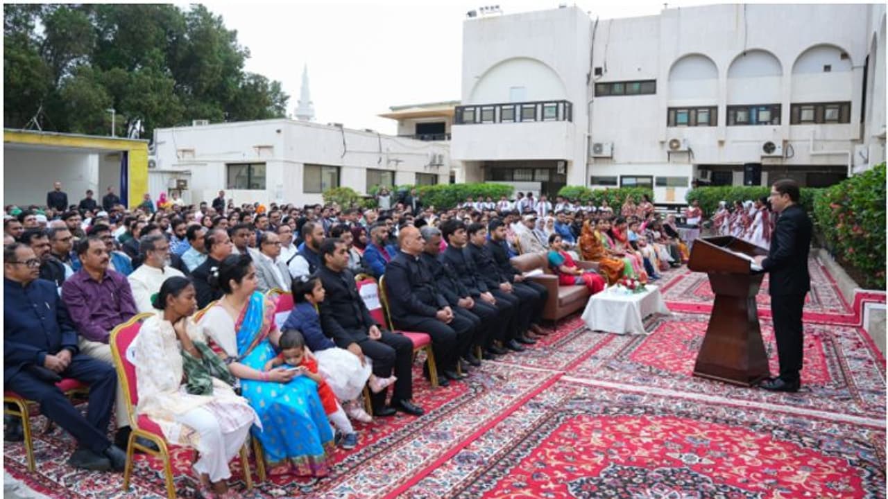 ഇന്ത്യൻ ഹജ്ജ് തീർഥാടകരെ സ്വീകരിക്കാൻ ഒരുക്കങ്ങൾ പുരോഗമിക്കുന്നു; വാളൻറിയർമാരെ അഭിനന്ദിച്ച് കോൺസുൽ ജനറൽ ഇന്ത്യൻ ഹജ്ജ് തീർഥാടകരെ സ്വീകരിക്കാൻ ഒരുക്കങ്ങൾ പുരോഗമിക്കുന്നു; വാളൻറിയർമാരെ അഭിനന്ദിച്ച് കോൺസുൽ ജനറൽ