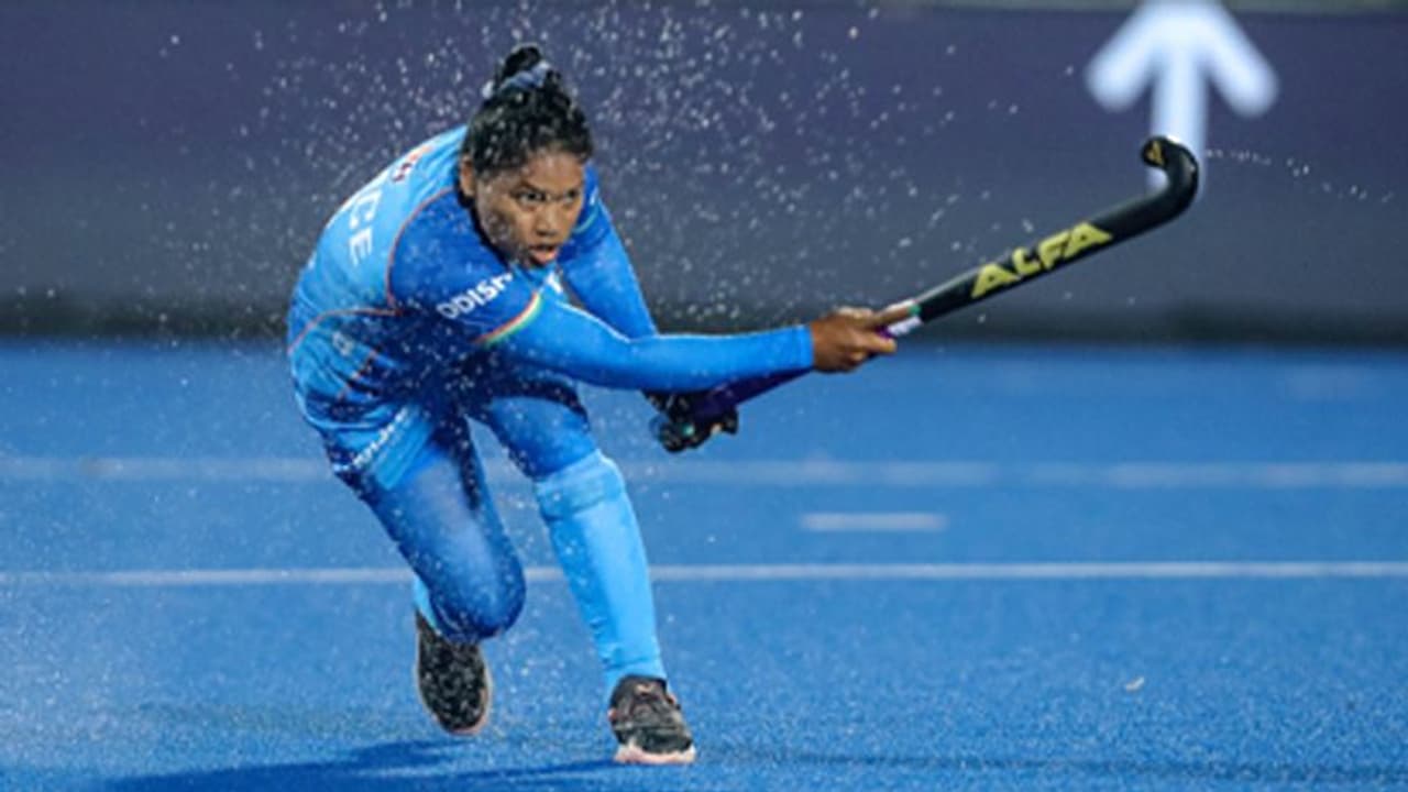 ఎవరీ దీప్ గ్రేస్ ఎక్కా? ఒలింపిక్స్ ముందు భారత హాకీకి బిగ్ షాక్.. ! ఎవరీ దీప్ గ్రేస్ ఎక్కా? ఒలింపిక్స్ ముందు భారత హాకీకి బిగ్ షాక్.. !