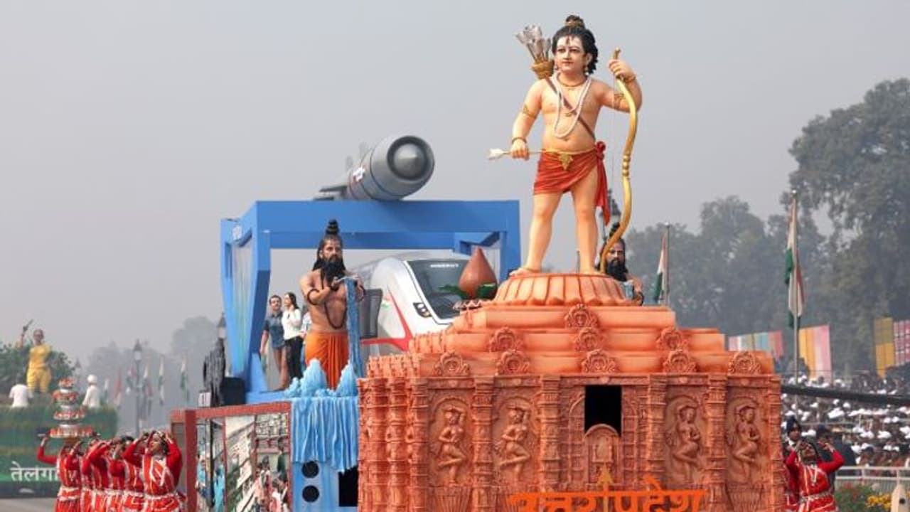 குடியரசு தின அணிவகுப்பில் தமிழகத்தின் அலங்கார ஊர்தி நிராகரிப்பா.? நடந்தது என்ன.? வெளியான தகவல் குடியரசு தின அணிவகுப்பில் தமிழகத்தின் அலங்கார ஊர்தி நிராகரிப்பா.? நடந்தது என்ன.? வெளியான தகவல்