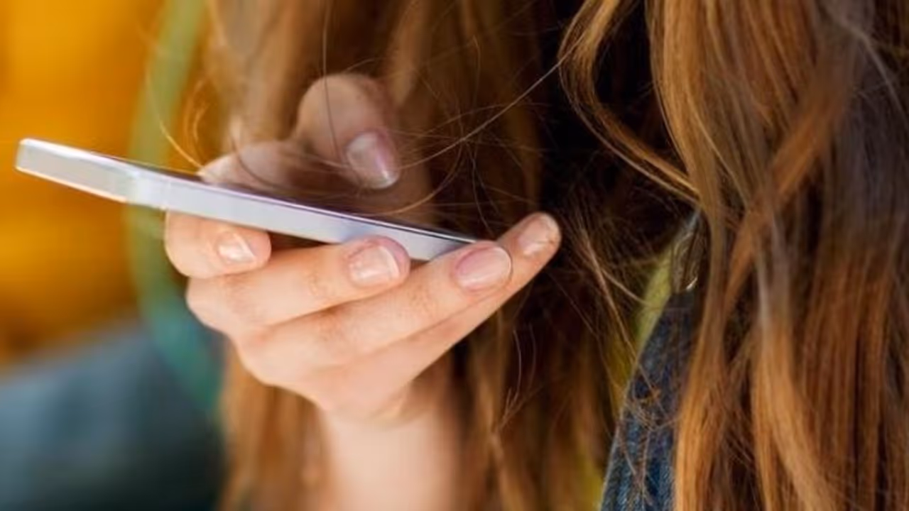 'അമേരിക്കയില്‍ നിന്ന് സ്വര്‍ണ്ണവും ഡോളറും'; സന്ദേശം വിശ്വസിച്ച യുവതിക്ക് നഷ്ടം 15 ലക്ഷം