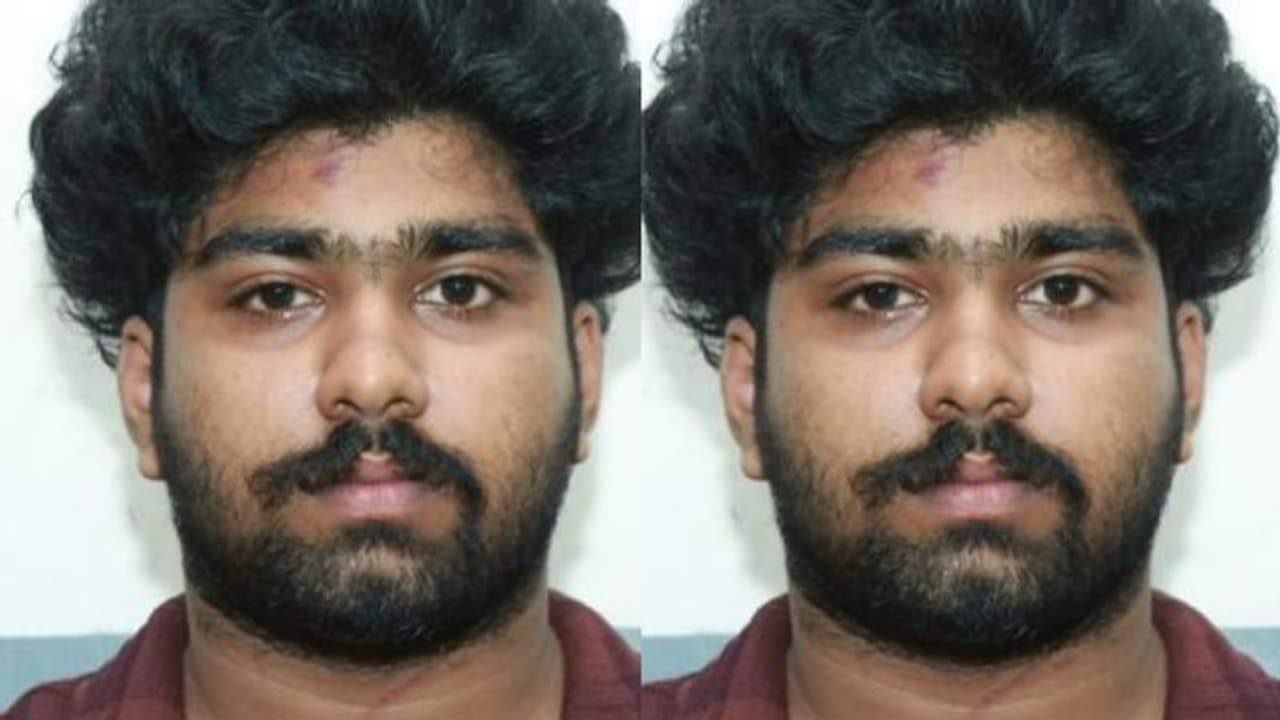 ആത്മീയ ഗ്രൂപ്പുകളിലൂടെ വീട്ടമ്മമാരെ വീഴ്ത്തും, ഫോട്ടോകൾ മോർഫ് ചെയ്ത് ഭീഷണി, പീഡനം, 19കാരൻ കുടുങ്ങി 