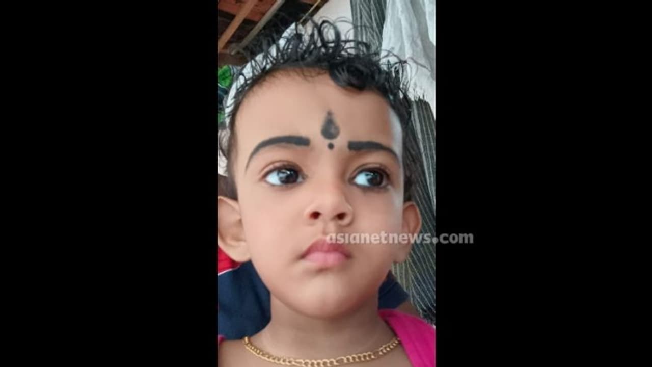 ഛര്ദിയെ തുടര്ന്ന് കുഴഞ്ഞ് വീണ രണ്ടു വയസുകാരി മരിച്ചു ഛര്ദിയെ തുടര്ന്ന് കുഴഞ്ഞ് വീണ രണ്ടു വയസുകാരി മരിച്ചു