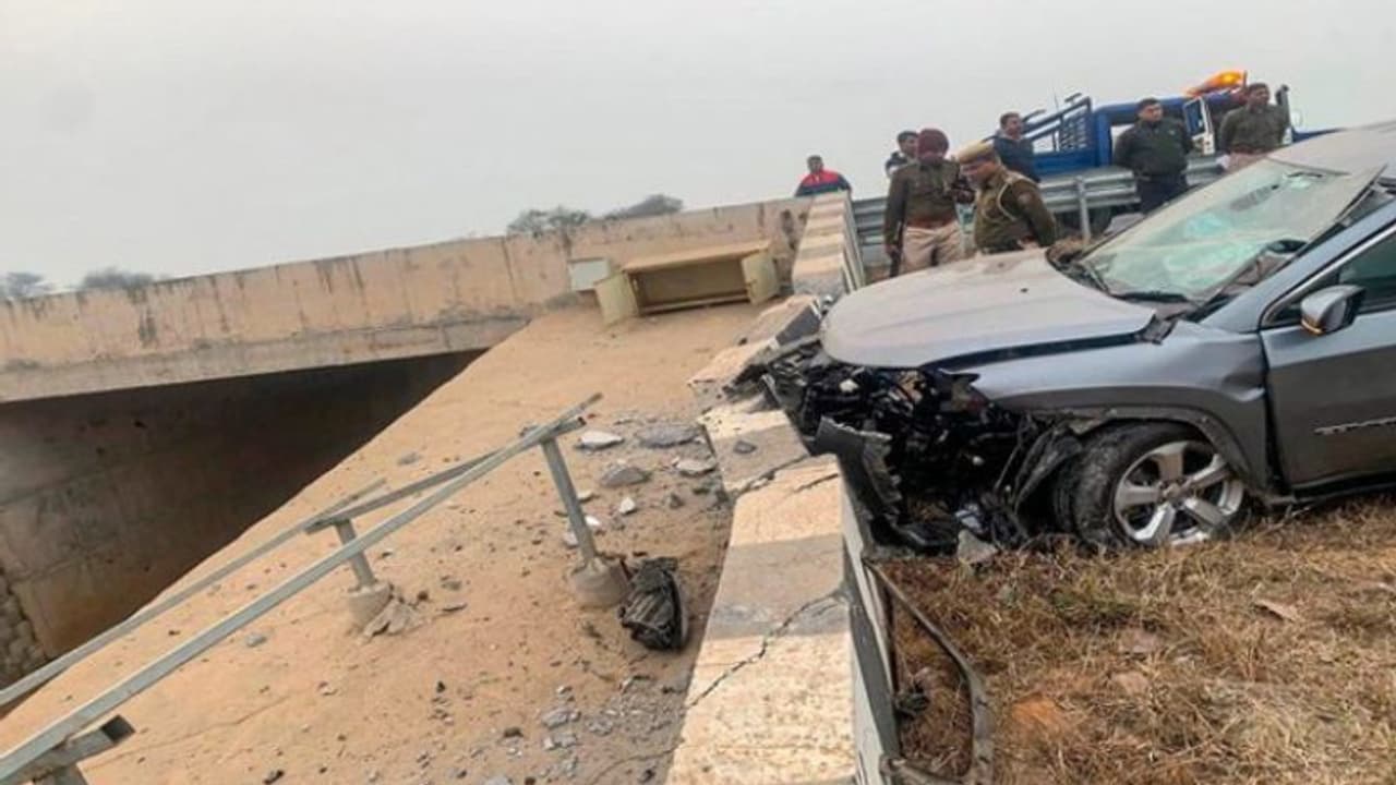 അപകടത്തിൽപ്പെടുമ്പോൾ കാറിന്റെ വേഗം 160 കിലോമീറ്റർ, മുൻ എംപിയുടെ ഭാര്യക്ക് ദാരുണാന്ത്യം അപകടത്തിൽപ്പെടുമ്പോൾ കാറിന്റെ വേഗം 160 കിലോമീറ്റർ, മുൻ എംപിയുടെ ഭാര്യക്ക് ദാരുണാന്ത്യം