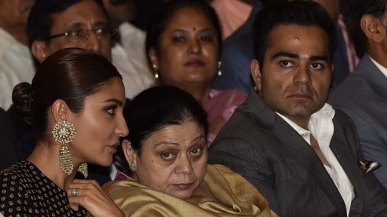 പ്രചരിക്കുന്നത് വ്യാജ വാർത്ത, കോലി ഇംഗ്ലണ്ടിനെതിരായ ടെസ്റ്റിൽ കളിക്കാത്തതിന് കാരണം അതല്ല; പ്രതികരിച്ച് സഹോദരൻ പ്രചരിക്കുന്നത് വ്യാജ വാർത്ത, കോലി ഇംഗ്ലണ്ടിനെതിരായ ടെസ്റ്റിൽ കളിക്കാത്തതിന് കാരണം അതല്ല; പ്രതികരിച്ച് സഹോദരൻ