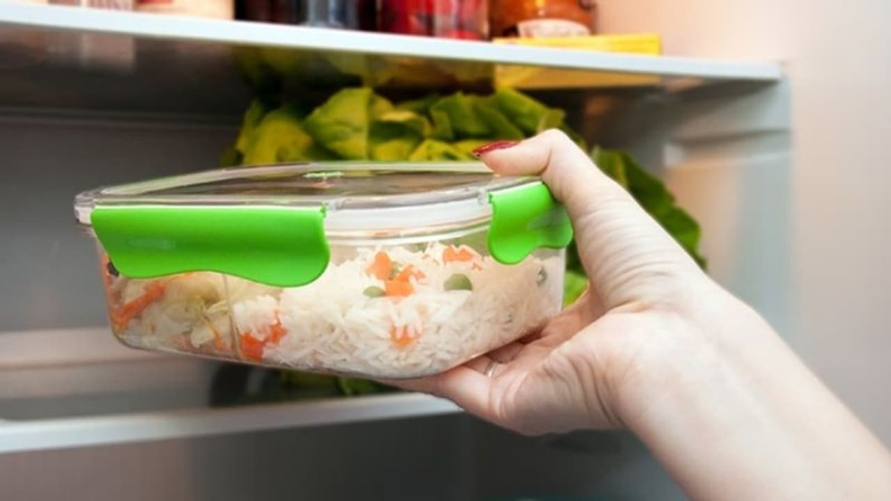 ഈ നാല് ഭക്ഷണസാധനങ്ങള് ഫ്രിഡ്ജില് സൂക്ഷിക്കരുത്; കാരണം... ഈ നാല് ഭക്ഷണസാധനങ്ങള് ഫ്രിഡ്ജില് സൂക്ഷിക്കരുത്; കാരണം...