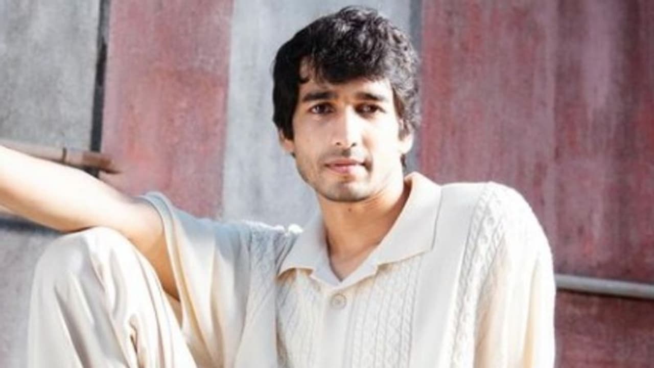 'Gangubai Kathiawadi' actor Shantanu Maheshwari falls prey to Rs 5 lakh bank fraud, details here 'Gangubai Kathiawadi' actor Shantanu Maheshwari falls prey to Rs 5 lakh bank fraud, details here