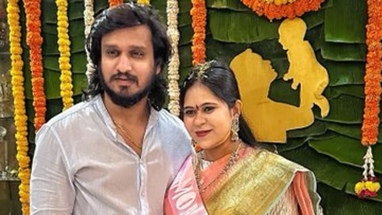 Nikhil : పుట్టబోయే బిడ్డపై నిఖిల్ ఎమోషనల్ కామెంట్స్.. యంగ్ హీరో ఇంట సందడి! Nikhil : పుట్టబోయే బిడ్డపై నిఖిల్ ఎమోషనల్ కామెంట్స్.. యంగ్ హీరో ఇంట సందడి!