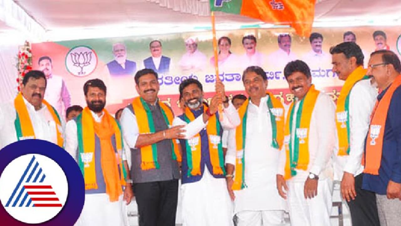 ಜಾತಿ ಒಡೆಯುವುದರಲ್ಲಿ ಸಿದ್ದುಗೆ ನೋಬೆಲ್ ಪ್ರಶಸ್ತಿ ನೀಡಬೇಕು: ಆರ್.ಅಶೋಕ್ ಜಾತಿ ಒಡೆಯುವುದರಲ್ಲಿ ಸಿದ್ದುಗೆ ನೋಬೆಲ್ ಪ್ರಶಸ್ತಿ ನೀಡಬೇಕು: ಆರ್.ಅಶೋಕ್