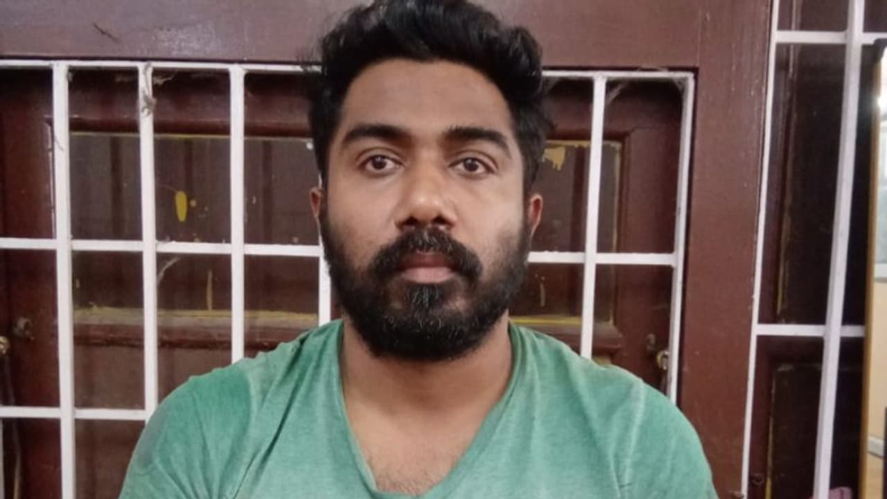 ഓര്‍ഡര്‍ ഇൻസ്റ്റയും എക്സും വഴി, പണം കൈമാറാൻ ഫോൺപേ ഗൂഗിൾ പേ സൗകര്യം, ഒടുവിൽ സെയ്തിന് പൂട്ടൊരുക്കി എക്സൈസ്