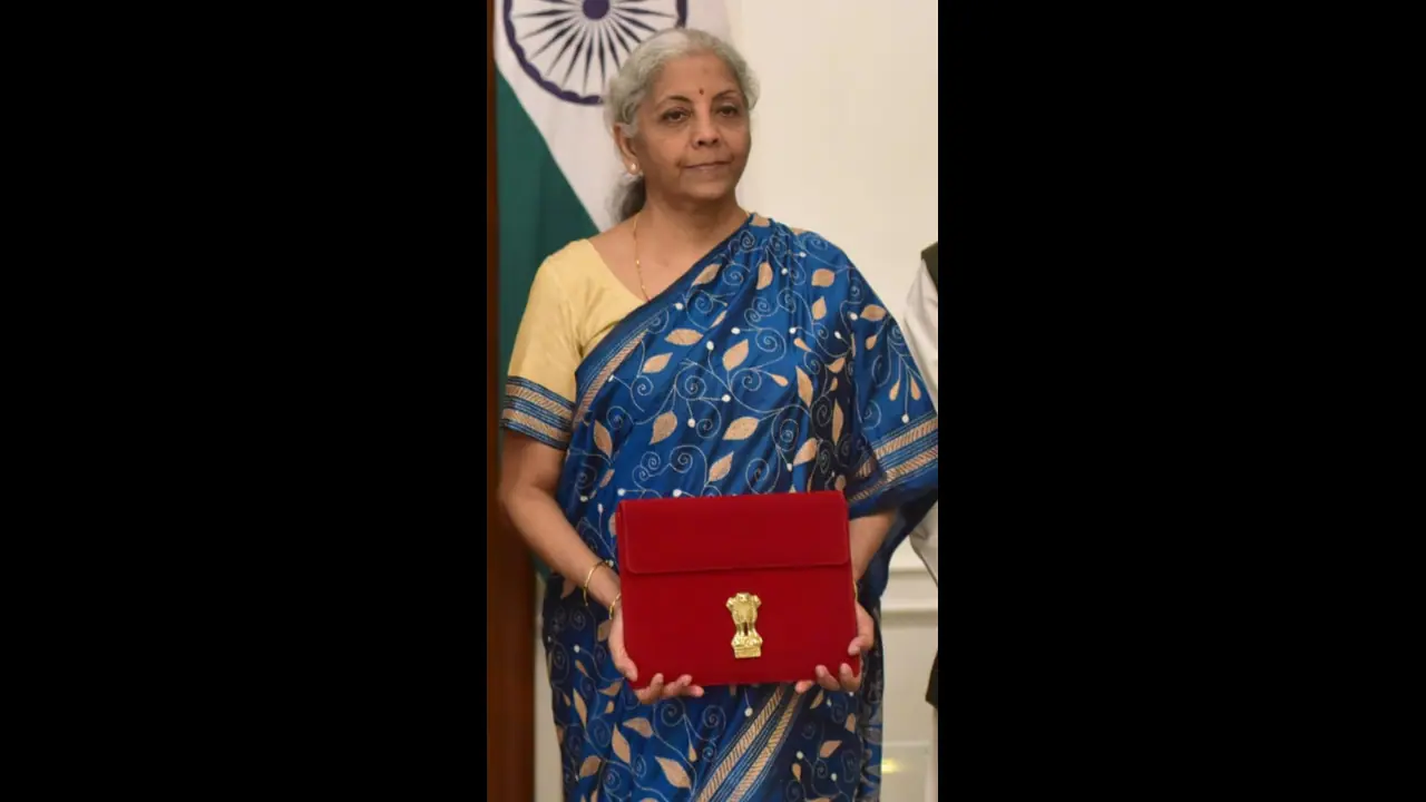 ഇലക്ട്രൽ ബോണ്ട് മാറ്റങ്ങളോടെ തിരികെ കൊണ്ടു വന്നേക്കും, കള്ളപ്പണം വരുന്നത് ചെറുക്കുമെന്ന് നിര്മല സീതാരാമന് ഇലക്ട്രൽ ബോണ്ട് മാറ്റങ്ങളോടെ തിരികെ കൊണ്ടു വന്നേക്കും, കള്ളപ്പണം വരുന്നത് ചെറുക്കുമെന്ന് നിര്മല സീതാരാമന്