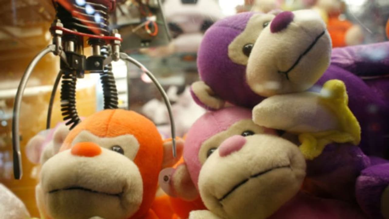 കണ്ണൊന്ന് തെറ്റി, യന്ത്രക്കൈയ്ക്കൊപ്പം ചില്ല് പെട്ടിയിൽ കുടുങ്ങി 3 വയസുകാരൻ, ഒടുവിൽ... കണ്ണൊന്ന് തെറ്റി, യന്ത്രക്കൈയ്ക്കൊപ്പം ചില്ല് പെട്ടിയിൽ കുടുങ്ങി 3 വയസുകാരൻ, ഒടുവിൽ...