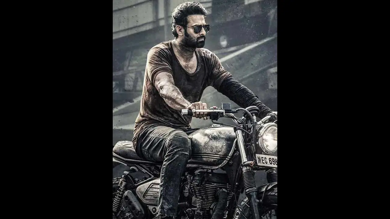 తెలుగు ఫ్యామిలీ ఆడియెన్స్ ముందుకు `సలార్`.. వచ్చేది అప్పుడే.. తెలుగు ఫ్యామిలీ ఆడియెన్స్ ముందుకు `సలార్`.. వచ్చేది అప్పుడే..