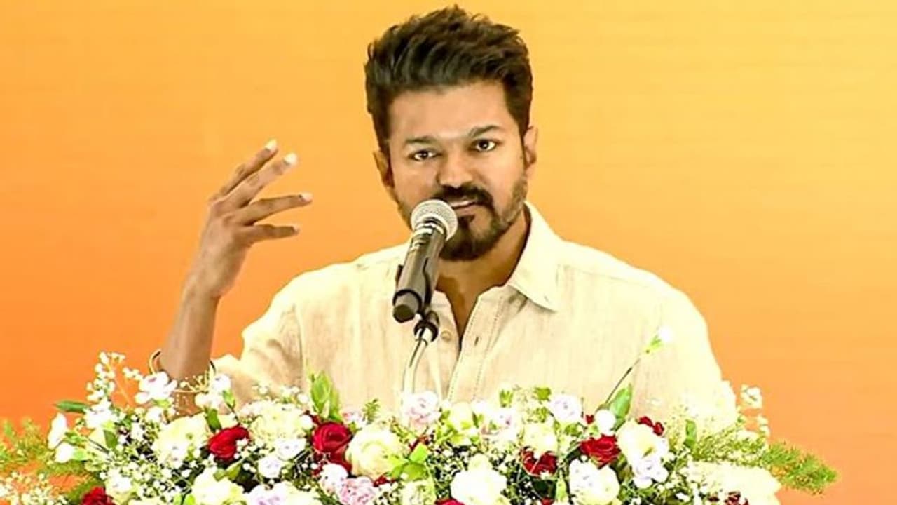 'എന്‍ നെഞ്ചില്‍ കുടിയിരുക്കും...'; ആരാധകരെ സംബോധന ചെയ്യലില്‍ ആ വാക്ക് മാറ്റി വിജയ്