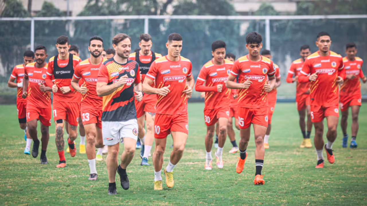 ISL 2023 24: East Bengal aims to rediscover winning form against struggling Mumbai City FC ISL 2023 24: East Bengal aims to rediscover winning form against struggling Mumbai City FC