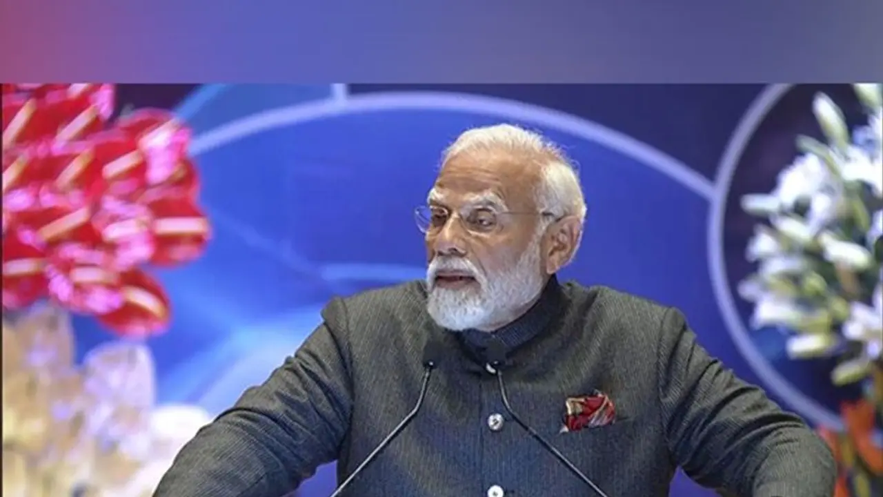 ట్రక్కు డ్రైవర్లకు మోడీ శుభవార్త .. త్వరలో హైవేలపై 1000 విశ్రాంతి కేంద్రాలు , ఫుల్ ఫెసిలిటీస్‌తో