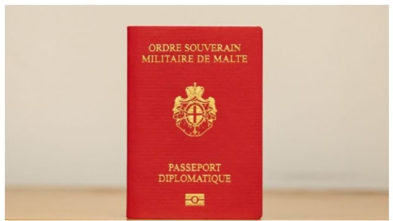 ഒരുതുണ്ട് ഭൂമിയില്ലെങ്കിലും 124 രാജ്യങ്ങള് അംഗീകരിച്ച, 500 പേർ മാത്രം ഉപയോഗിക്കുന്ന അത്യപൂർവ പാസ്പോർട്ട് ! ഒരുതുണ്ട് ഭൂമിയില്ലെങ്കിലും 124 രാജ്യങ്ങള് അംഗീകരിച്ച, 500 പേർ മാത്രം ഉപയോഗിക്കുന്ന അത്യപൂർവ പാസ്പോർട്ട് !