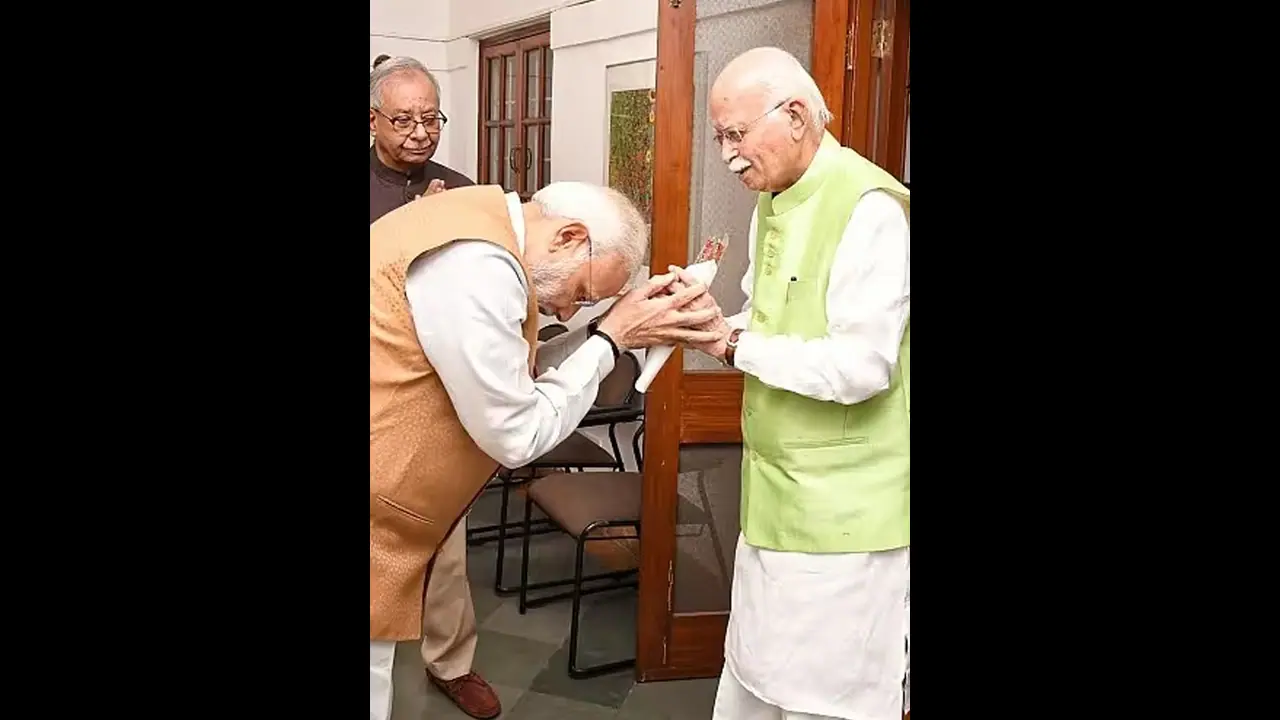 ರಾಷ್ಟ್ರಕ್ಕೆ ಸಮರ್ಪಿಸಿಕೊಂಡವರನ್ನು ದೇಶ ಮರೆಯಲ್ಲ: ಮೋದಿ ರಾಷ್ಟ್ರಕ್ಕೆ ಸಮರ್ಪಿಸಿಕೊಂಡವರನ್ನು ದೇಶ ಮರೆಯಲ್ಲ: ಮೋದಿ