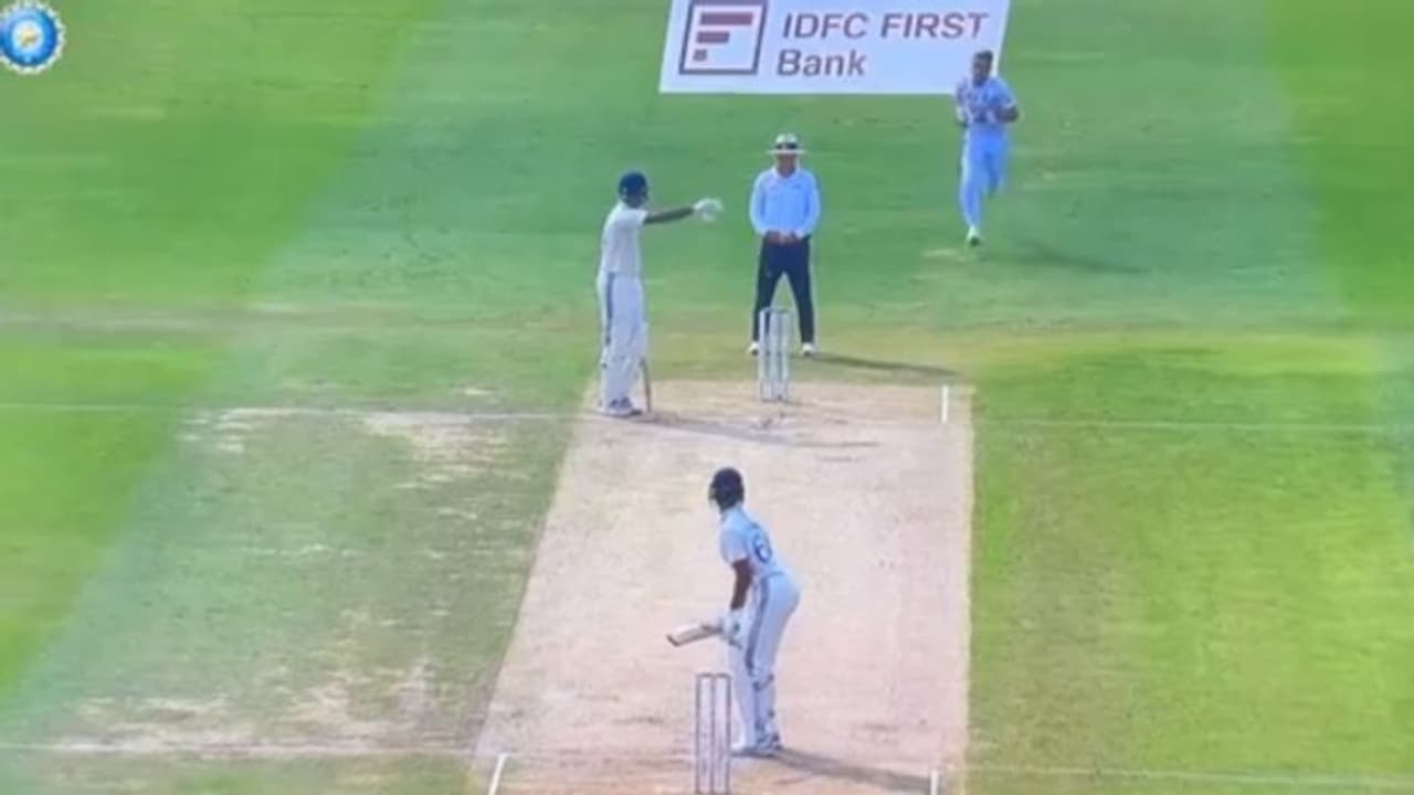 വെറുതേപോയ ആന്ഡേഴ്സണെ ഒന്ന് 'ചൊറിഞ്ഞു', ഒടുവില് പണി കിട്ടിയത് അശ്വിന് തന്നെ വെറുതേപോയ ആന്ഡേഴ്സണെ ഒന്ന് 'ചൊറിഞ്ഞു', ഒടുവില് പണി കിട്ടിയത് അശ്വിന് തന്നെ