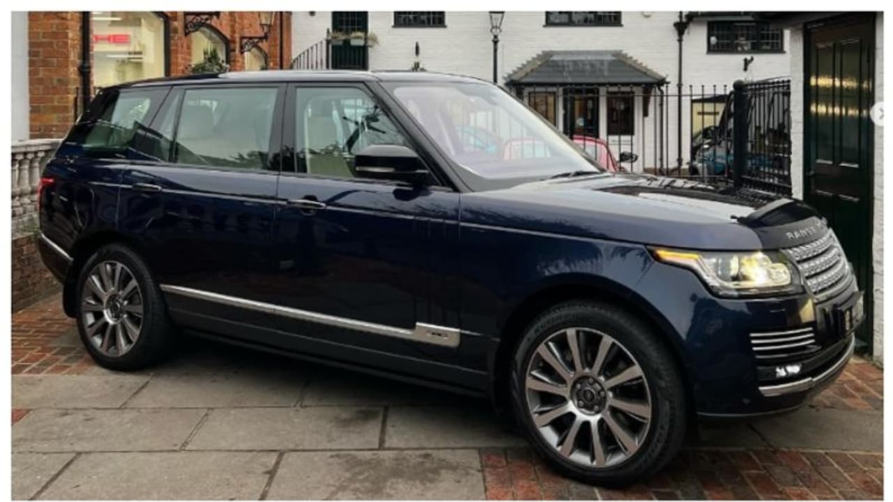 റേഞ്ച് റോവറിൽ ഭക്ഷണ വണ്ടി തട്ടി 35,435 രൂപയുടെ പണി; പക്ഷേ, നഷ്ടപരിഹാരമായി കാർ ഉടമ വാങ്ങിയത് 15 മുട്ട പാൻകേക്ക്