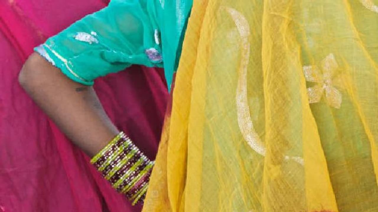 ഇത്തരം പുരുഷന്മാർ സൂക്ഷിക്കുക, ഭർത്താവിനെ പൊലീസ് സ്റ്റേഷനിൽ ചെന്ന് തല്ലി ഭാര്യ, കാരണം ഇത്