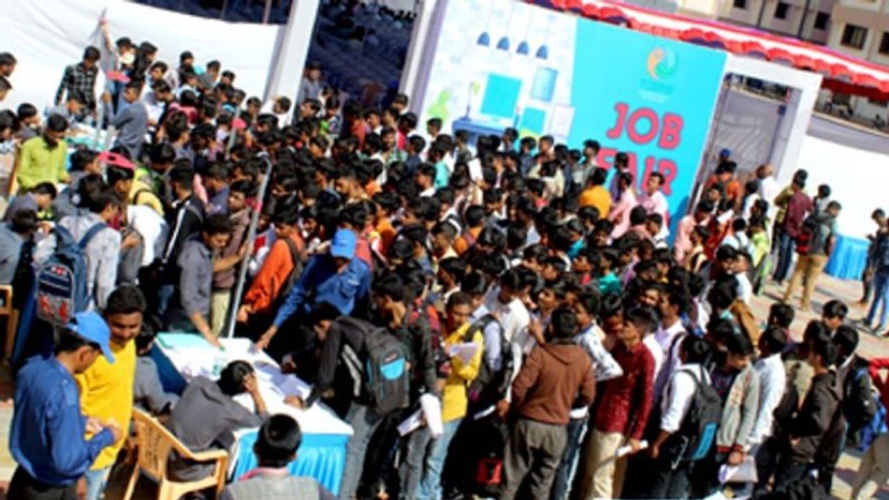 50 വിഭാഗങ്ങളിലായി 4,000 ഒഴിവുകള്‍; കൊച്ചിയിലെ വന്‍ തൊഴില്‍മേള 11ന് 