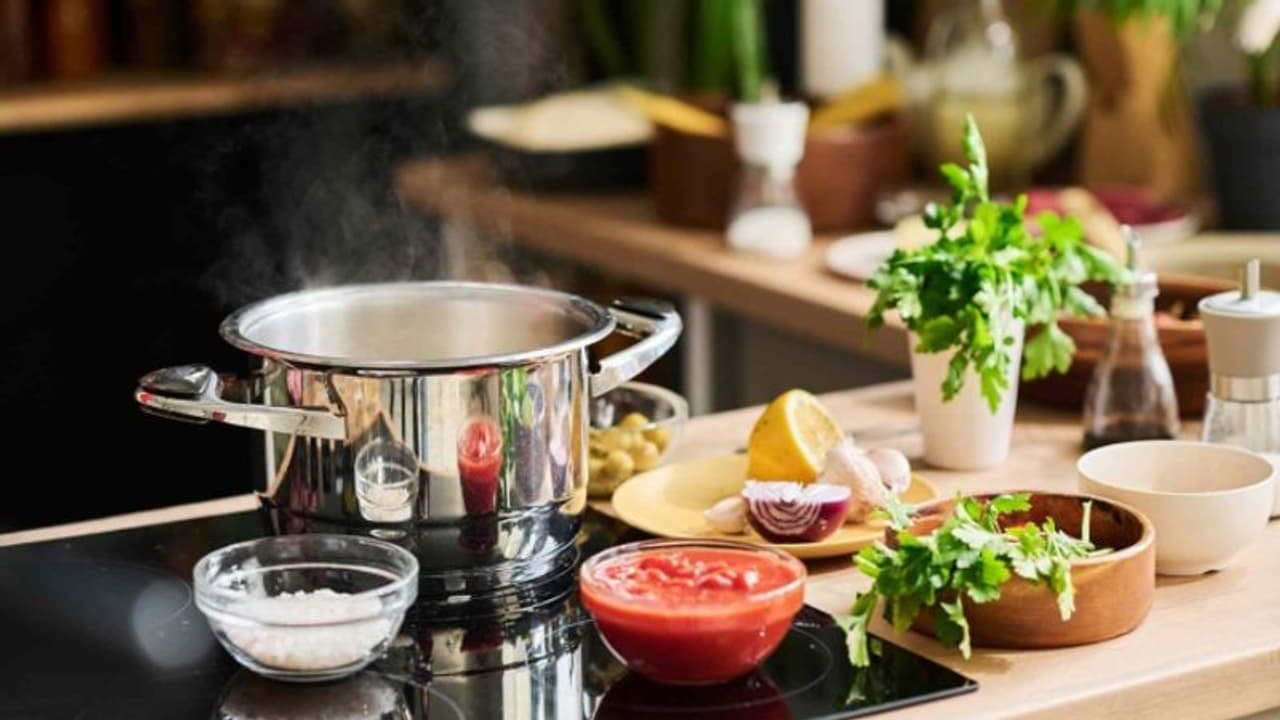 അടുക്കളയിലെ ദുര്ഗന്ധം അകറ്റാൻ ഇതാ നാല് എളുപ്പവഴികള്... അടുക്കളയിലെ ദുര്ഗന്ധം അകറ്റാൻ ഇതാ നാല് എളുപ്പവഴികള്...