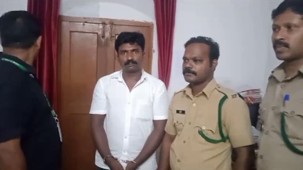 സംരക്ഷണ മേഖലയിൽ നിന്ന് ചന്ദനത്തടികൾ മോഷ്ടിച്ചു; നിരവധി കേസുകളിലെ പ്രതിയെ വനംവകുപ്പ് പിടികൂടി