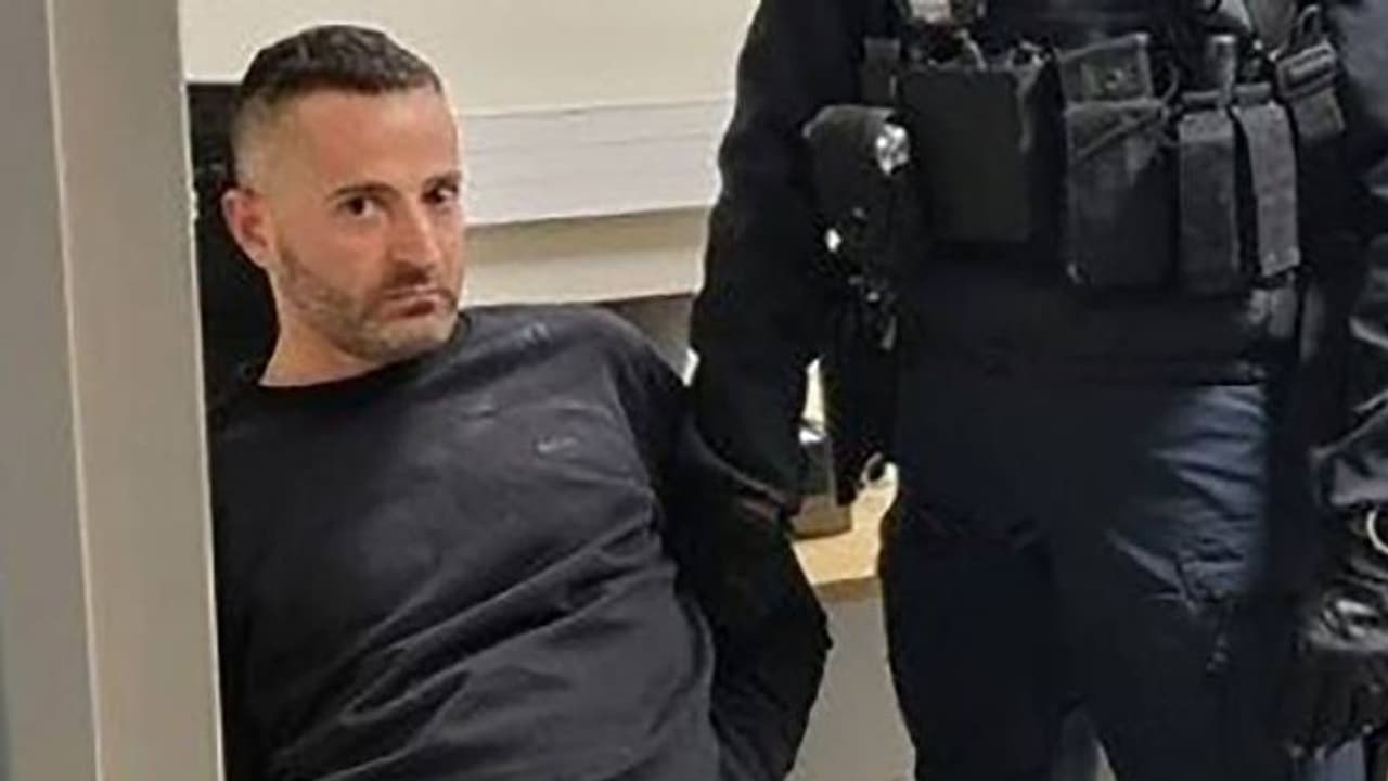 മോസ്റ്റ് വാണ്ടഡ് ക്രിമിനൽ, ബെഡ്ഷീറ്റ് കൂട്ടിക്കെട്ടി ജയിൽ ചാടി, റൊമാന്റിക് ഡിന്നറിനിടെ പിടിയിൽ