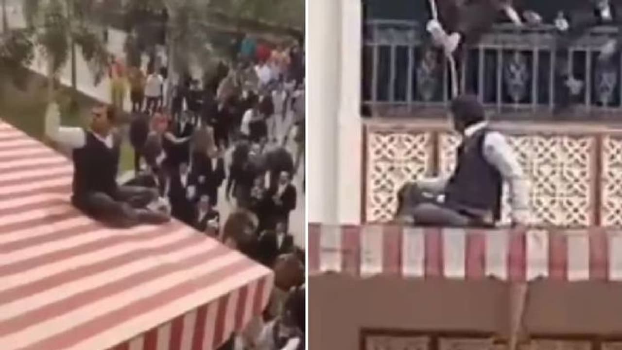 അയ്യോ ചാടല്ലേ; കോടതി കെട്ടിടത്തിന് മുകളിൽ കയറി അഭിഭാഷകന്റെ ആത്മഹത്യാഭീഷണി അയ്യോ ചാടല്ലേ; കോടതി കെട്ടിടത്തിന് മുകളിൽ കയറി അഭിഭാഷകന്റെ ആത്മഹത്യാഭീഷണി