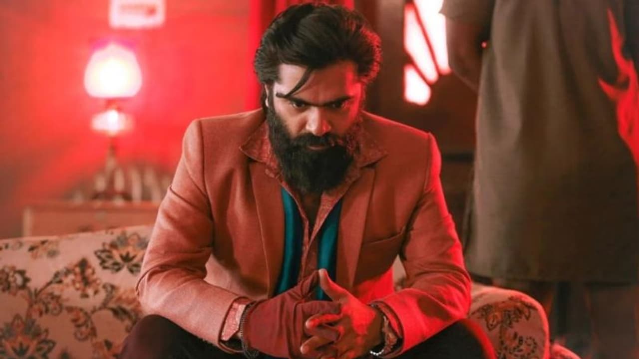 மீண்டும் இயக்குனர் அவதாரம்.. பழைய வெற்றிப்படத்தை தூசுத்தட்டும் சிம்பு? STR 50 அந்த படத்தின் இரண்டாம் பாகமா?