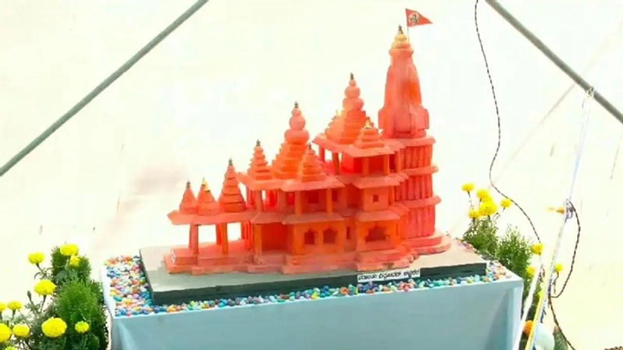 ಚಿತ್ರದುರ್ಗ: ಫಲಪುಷ್ಪ ಪ್ರದರ್ಶನದಲ್ಲಿ ಅರಳಿದ ರಾಮ ಮಂದಿರ..!