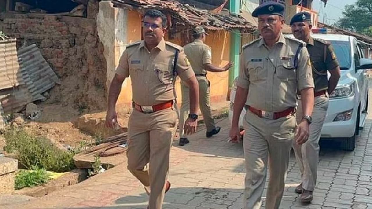 ಮಂಡ್ಯ ಬಳಿಕ ಈಗ ಬೆಳಗಾವಿಯಲ್ಲೂ ಭಗವಾಧ್ವಜ ತೆರವು ವಿವಾದ: ಪರಿಸ್ಥಿತಿ ಉದ್ವಿಗ್ನ! 