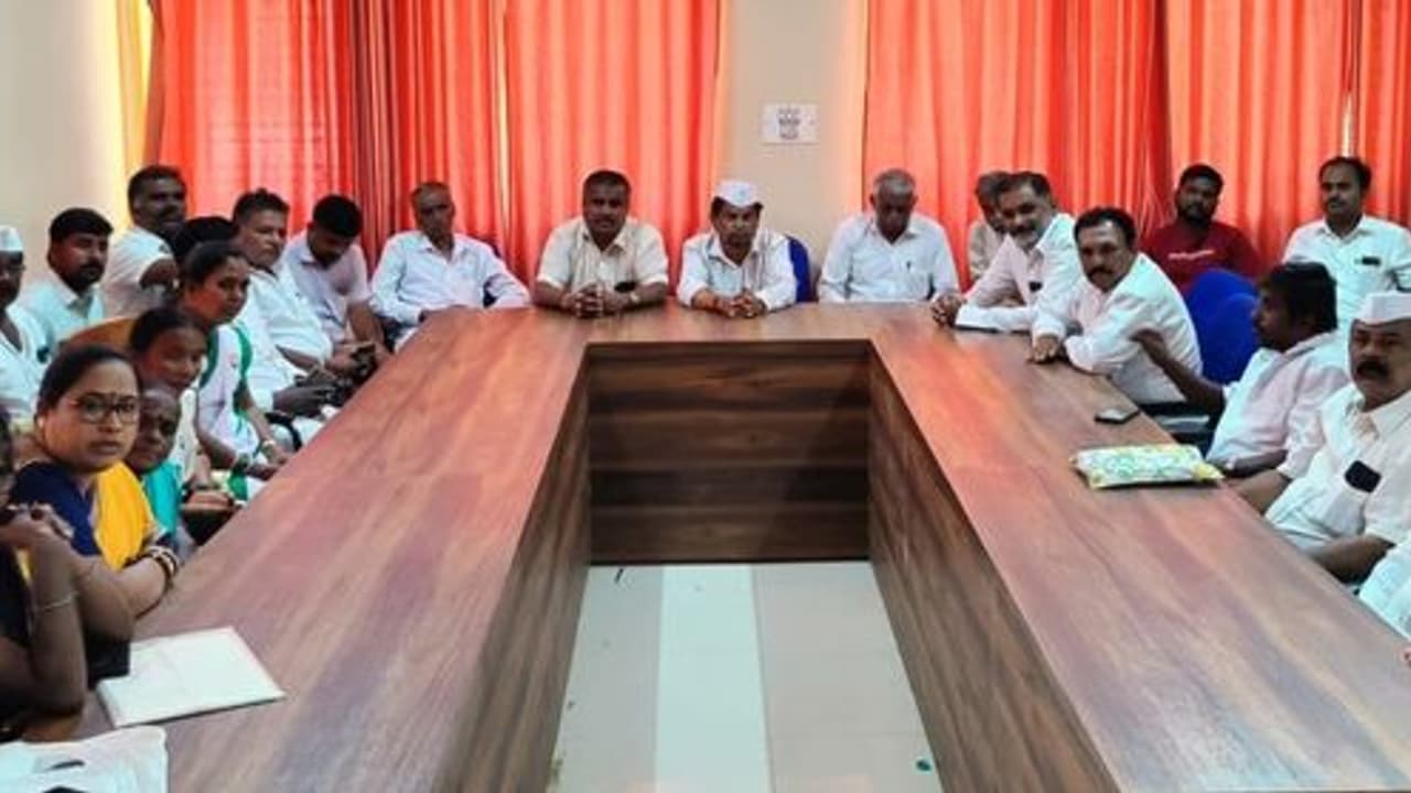  ಮರುಳೀಧರ ಹಾಲಪ್ಪಗೆ ಟಿಕೆಟ್ ನೀಡಿ: ಕೈ ಮುಖಂಡರ ಒತ್ತಾಯ