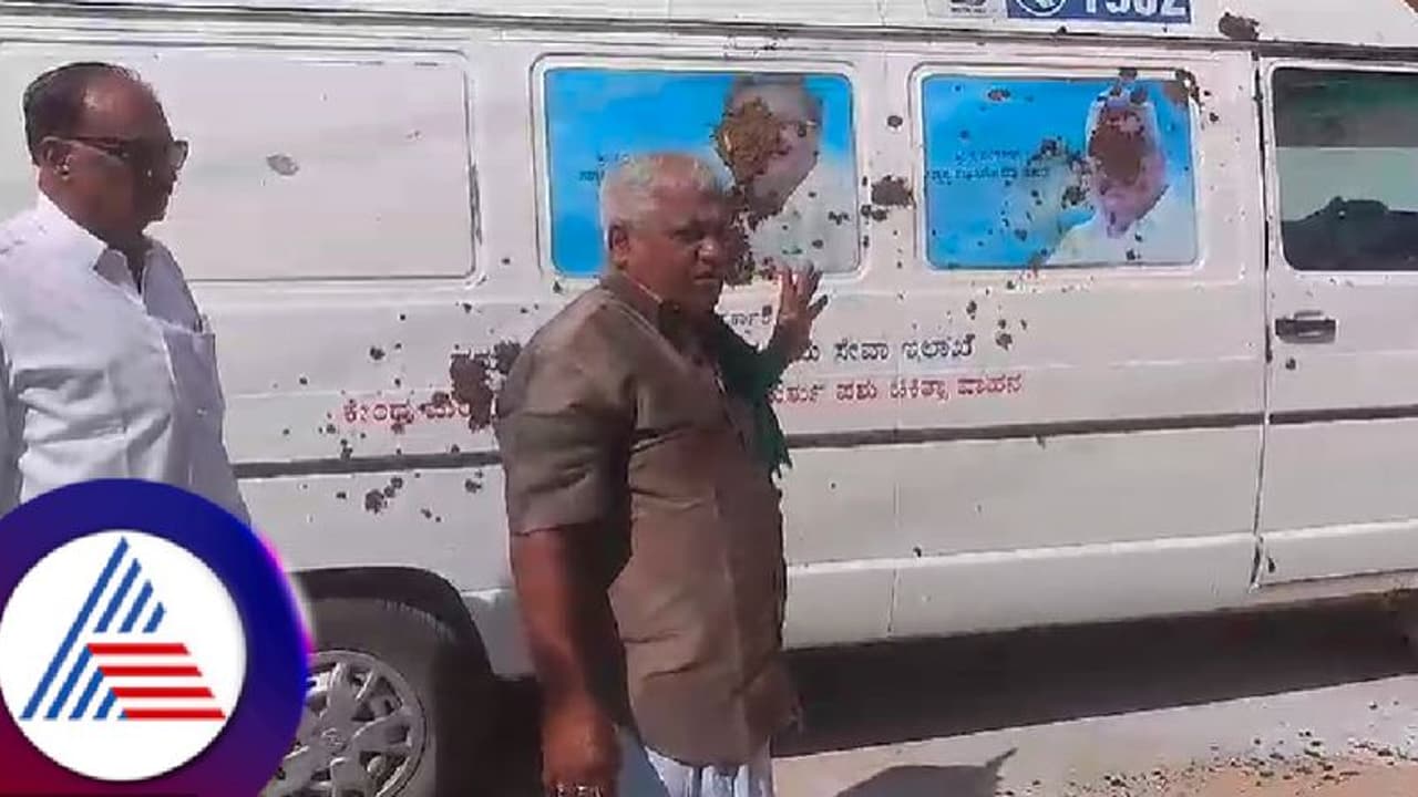 ಪ್ರಧಾನಿ ಮೋದಿ ಭಾವಚಿತ್ರ ತೆಗೆದು ಸಿಎಂ ಫೋಟೊ ಹಾಕಿದ್ದಕ್ಕೆ ರೊಚ್ಚಿಗೆದ್ದ ಬಿಜೆಪಿ ಕಾರ್ಯಕರ್ತರು!