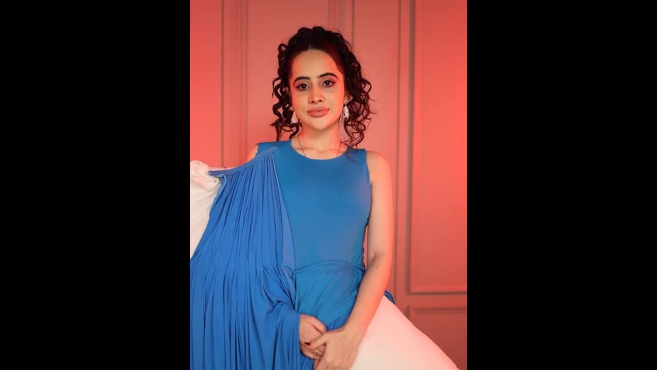 ಬಿಸಿಲ ಬೇಗೆಗೆ ಉರ್ಫಿಯ ಹೊಸ ಫ್ಯಾಶನ್, ವೈರಲ್ ಆಯ್ತು ಸಮ್ಮರ್ ಫ್ಯಾನ್ ಡ್ರೆಸ್ ! ಬಿಸಿಲ ಬೇಗೆಗೆ ಉರ್ಫಿಯ ಹೊಸ ಫ್ಯಾಶನ್, ವೈರಲ್ ಆಯ್ತು ಸಮ್ಮರ್ ಫ್ಯಾನ್ ಡ್ರೆಸ್ !