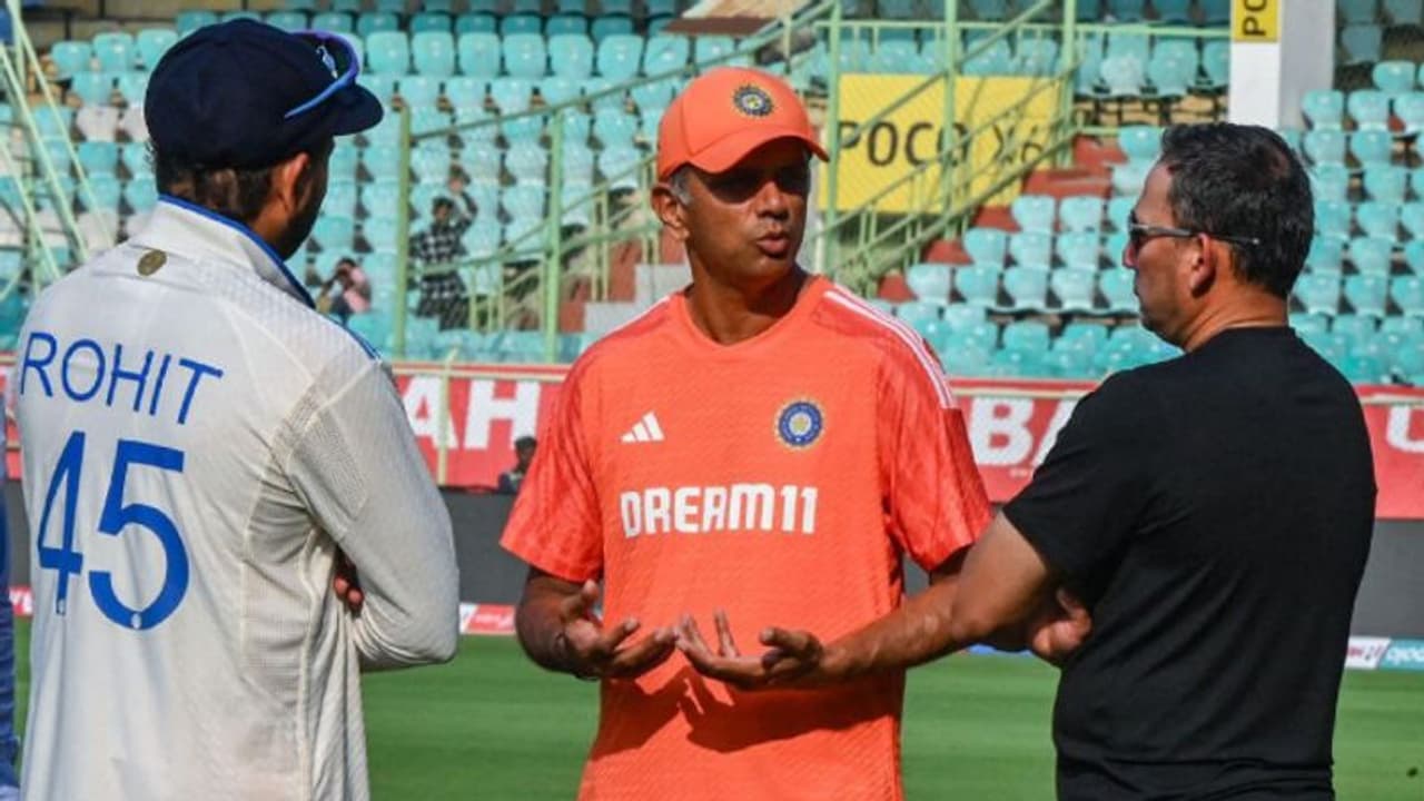 മലയാളി താരത്തെ ടീമിലെടുക്കാനായി നിര്ബന്ധിച്ചത് അജിത് അഗാര്ക്കര്; തുറന്നു പറഞ്ഞ് ദ്രാവിഡ് മലയാളി താരത്തെ ടീമിലെടുക്കാനായി നിര്ബന്ധിച്ചത് അജിത് അഗാര്ക്കര്; തുറന്നു പറഞ്ഞ് ദ്രാവിഡ്