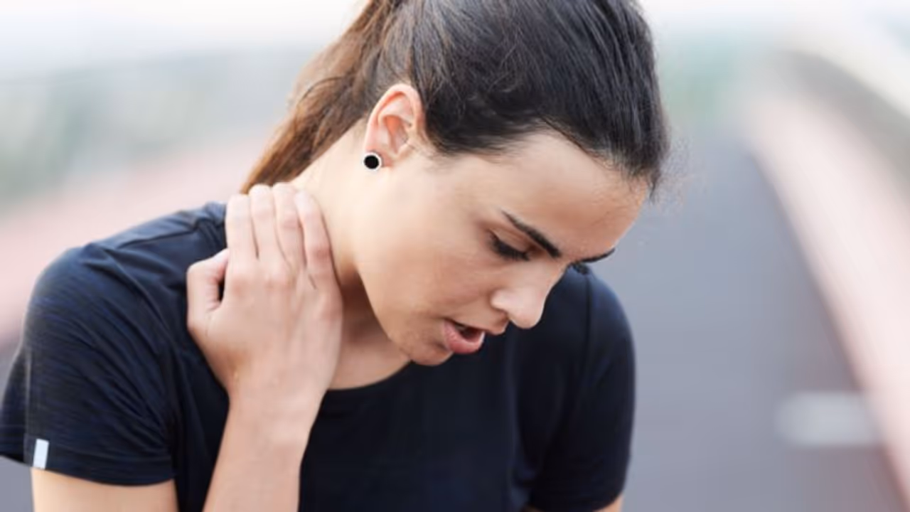 വിറ്റാമിൻ ഡിയുടെ കുറവുണ്ടോ? ശ്രദ്ധിക്കാതെ പോകരുത് ഈ ലക്ഷണങ്ങളെ... വിറ്റാമിൻ ഡിയുടെ കുറവുണ്ടോ? ശ്രദ്ധിക്കാതെ പോകരുത് ഈ ലക്ഷണങ്ങളെ...