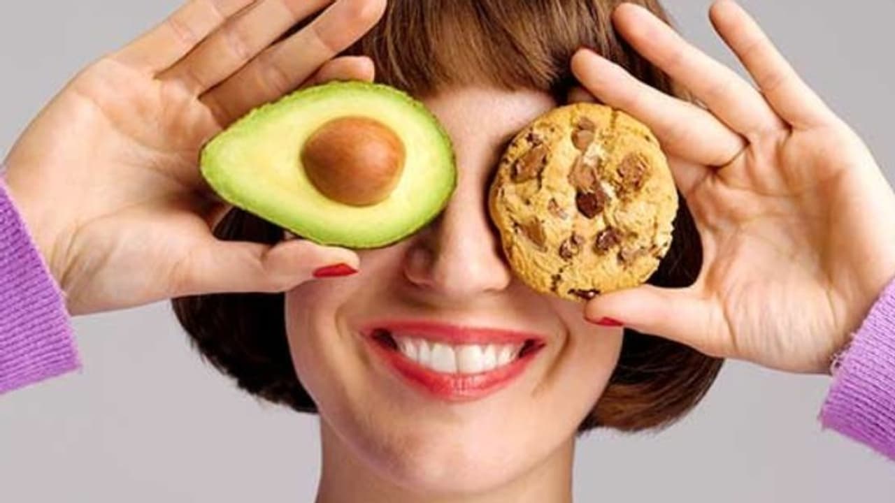 ദിവസവും ഈ മൂന്ന് ഭക്ഷണങ്ങള്‍ മാത്രം കഴിച്ചാല്‍ മതി, ചീത്ത കൊളസ്ട്രോള്‍ കുറയ്ക്കാം...