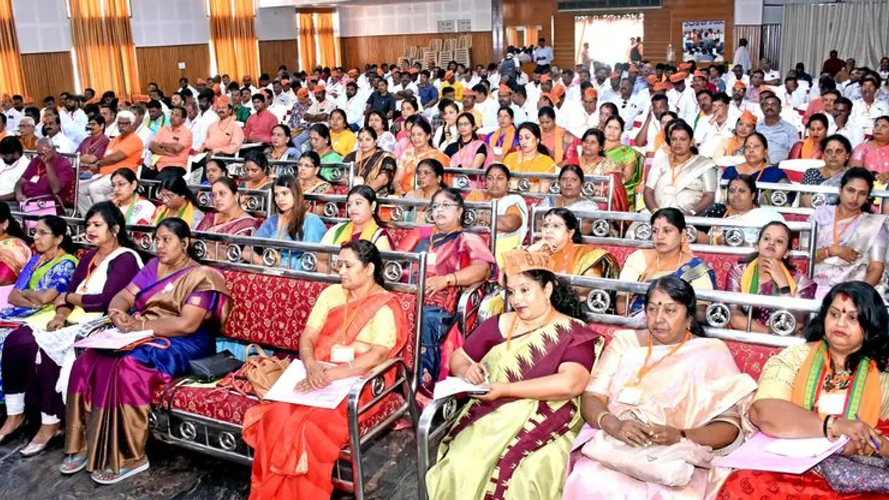  ಲೋಕ ಚುನಾವಣೆಗೆ ಕಾಂಗ್ರೆಸ್ನಲ್ಲಿ ಅಭ್ಯರ್ಥಿಗಳೇ ಇಲ್ಲ: ಜಿ.ವಿ. ರಾಜೇಶ್ ಟೀಕೆ