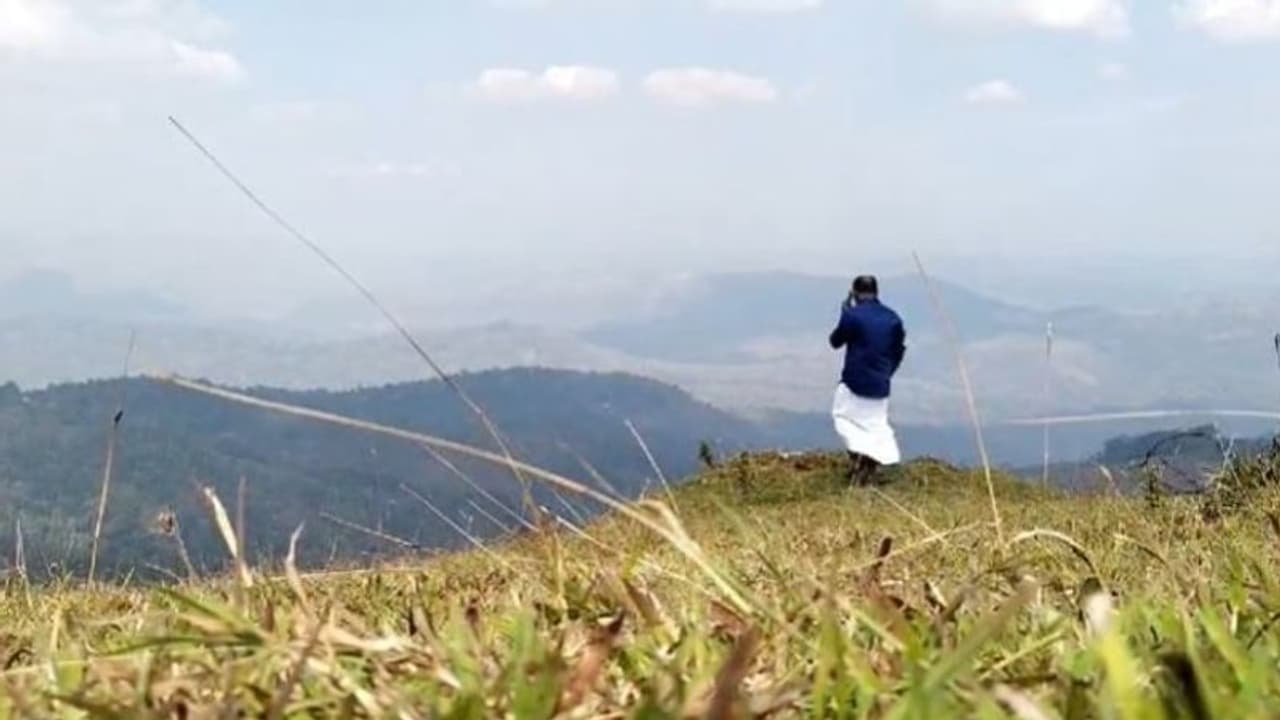 ഹൊ എന്തൊരു ഫീല്, മിസ്സാക്കല്ലേ മക്കളേ..! അറിയുമോ ഈ മനോഹര ഇടം; നട്ടുച്ചയിലും നനവൂറും കുളിരേകും പാഞ്ചാലിമല ഹൊ എന്തൊരു ഫീല്, മിസ്സാക്കല്ലേ മക്കളേ..! അറിയുമോ ഈ മനോഹര ഇടം; നട്ടുച്ചയിലും നനവൂറും കുളിരേകും പാഞ്ചാലിമല