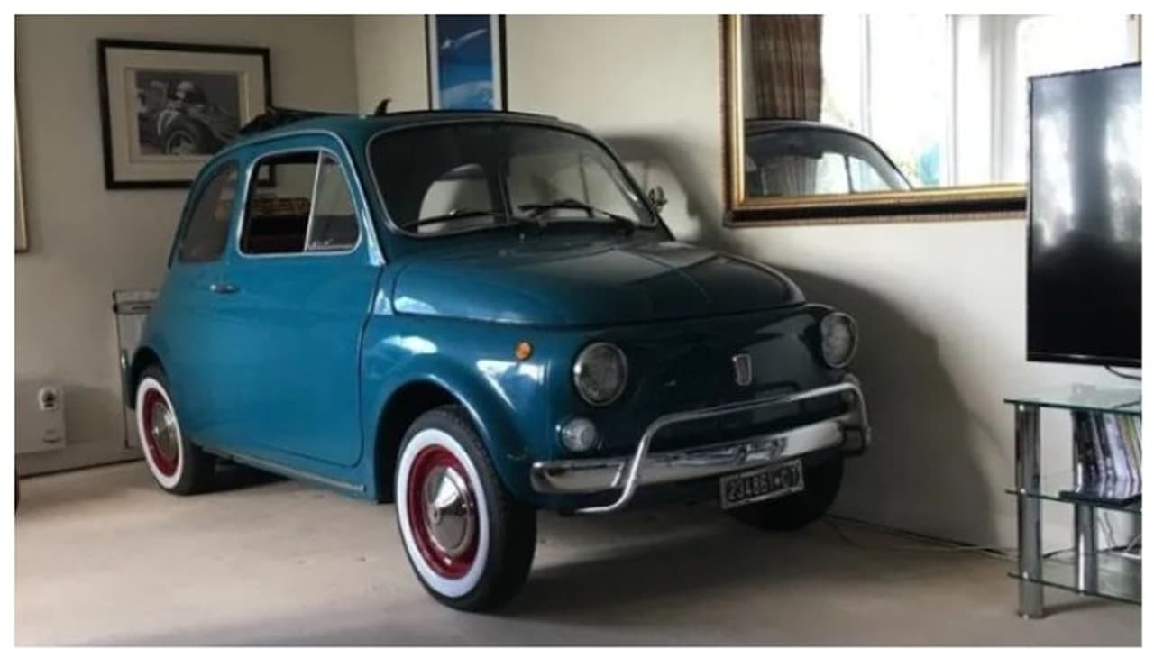 ഒരു കൈ നോക്കുന്നോ?; വീട്ടിനുള്ളില്‍ സൂക്ഷിച്ചിരുന്ന വിന്‍റേജ് ഫിയറ്റ് 500 കാര്‍ വില്പനയ്ക്ക്; വില തുച്ഛം !