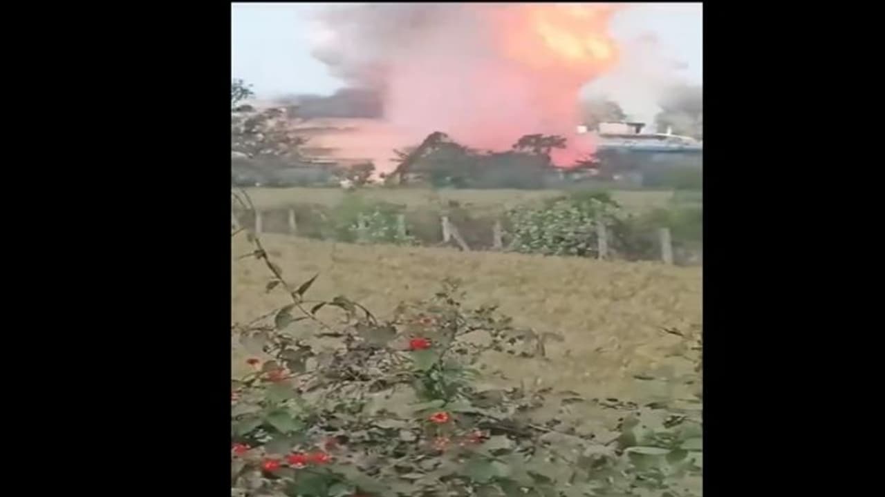 மத்தியப்பிரதேச பட்டாசு ஆலை வெடி விபத்து: பிரதமர் மோடி ரூ.2 லட்சம் இழப்பீடு! மத்தியப்பிரதேச பட்டாசு ஆலை வெடி விபத்து: பிரதமர் மோடி ரூ.2 லட்சம் இழப்பீடு!