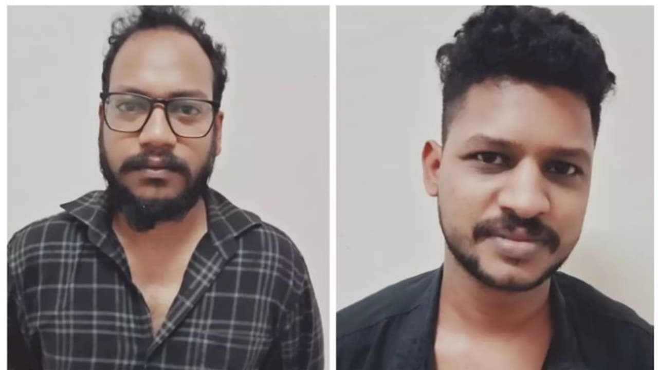 ഓൺലൈൻ ടാക്സിയായി 6 കാറുകൾ, 'സിഗിരറ്റ് പാക്കറ്റുകൾ' പുറത്തേക്ക് എറിയും; കാർ വളഞ്ഞ് പൊക്കിയത് എംഡിഎംഎ കച്ചവടം ഓൺലൈൻ ടാക്സിയായി 6 കാറുകൾ, 'സിഗിരറ്റ് പാക്കറ്റുകൾ' പുറത്തേക്ക് എറിയും; കാർ വളഞ്ഞ് പൊക്കിയത് എംഡിഎംഎ കച്ചവടം