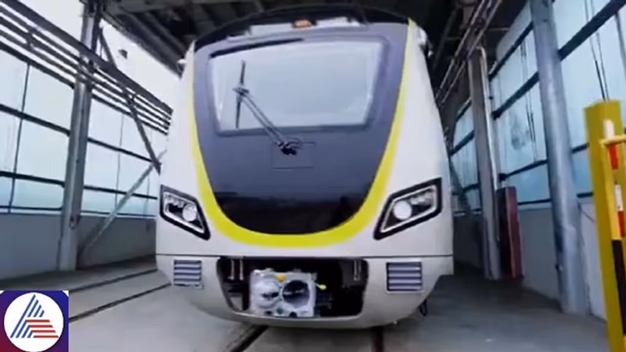 Bengaluru's first high tech driverless metro train arrives in Chennai; may reach E City by Feb 18 (WATCH) Bengaluru's first high tech driverless metro train arrives in Chennai; may reach E City by Feb 18 (WATCH)