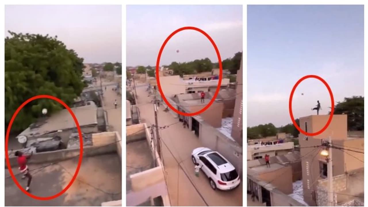 'ടെറസിലെ സാംബ'; ഒരു ടെറസിൽ നിന്ന് മറ്റൊന്നിലേക്ക് പന്തു തട്ടിക്കളിക്കുന്ന യുവാക്കളുടെ വീഡിയോ വൈറല് ! 'ടെറസിലെ സാംബ'; ഒരു ടെറസിൽ നിന്ന് മറ്റൊന്നിലേക്ക് പന്തു തട്ടിക്കളിക്കുന്ന യുവാക്കളുടെ വീഡിയോ വൈറല് !