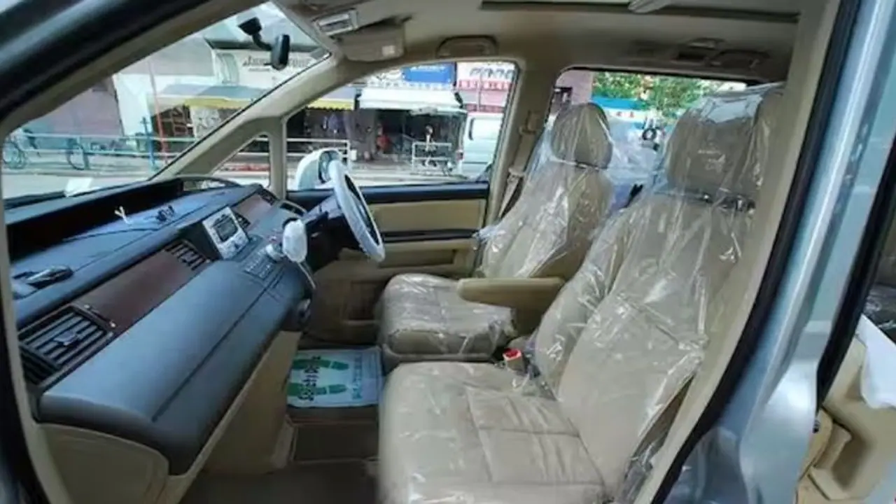 కొత్త కారు కొన్నప్పుడు సీటు కవర్ని చింపివేయాల్సిందే..! ఎందుకొ మీకు తెలుసా? కొత్త కారు కొన్నప్పుడు సీటు కవర్ని చింపివేయాల్సిందే..! ఎందుకొ మీకు తెలుసా?