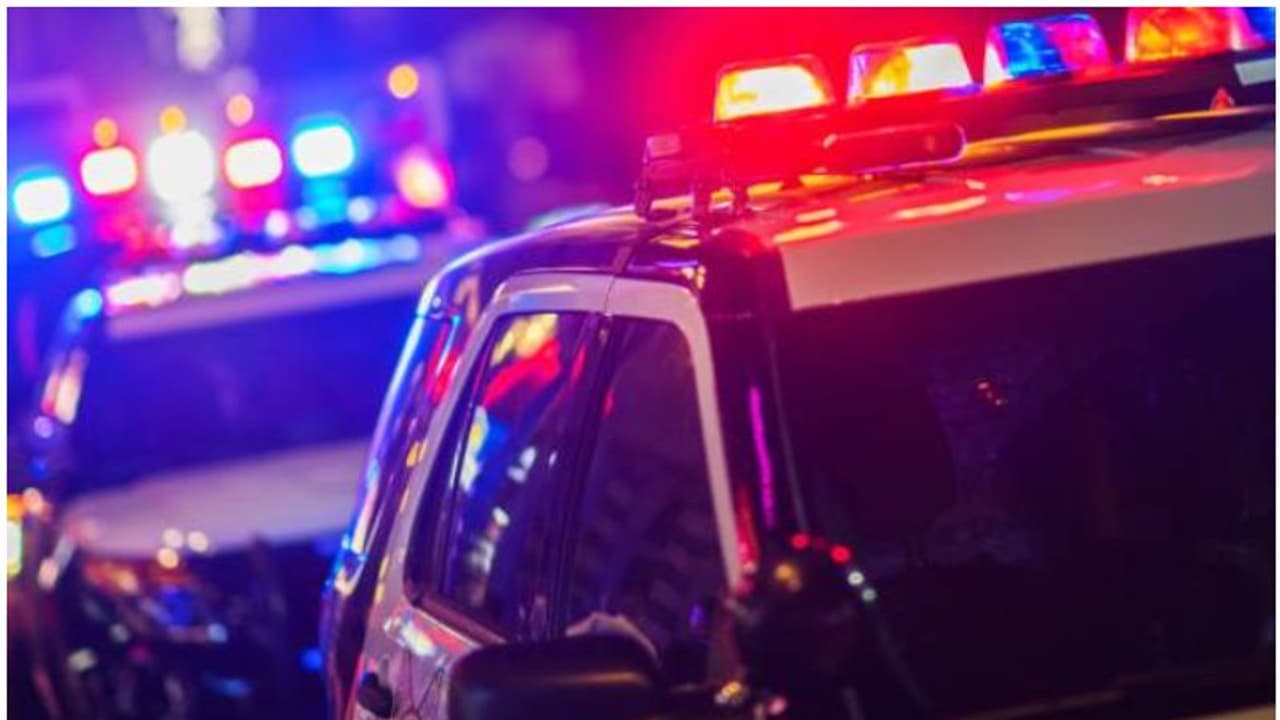 15 കോടി, ചരിത്രത്തിലെ വലിയ നഷ്ടപരിഹാരം! മോഷ്ടാക്കളെന്ന് പൊലീസ് മുദ്രകുത്തിയ പെൺകുട്ടികൾക്ക് കോടതിയിൽ നീതി 15 കോടി, ചരിത്രത്തിലെ വലിയ നഷ്ടപരിഹാരം! മോഷ്ടാക്കളെന്ന് പൊലീസ് മുദ്രകുത്തിയ പെൺകുട്ടികൾക്ക് കോടതിയിൽ നീതി