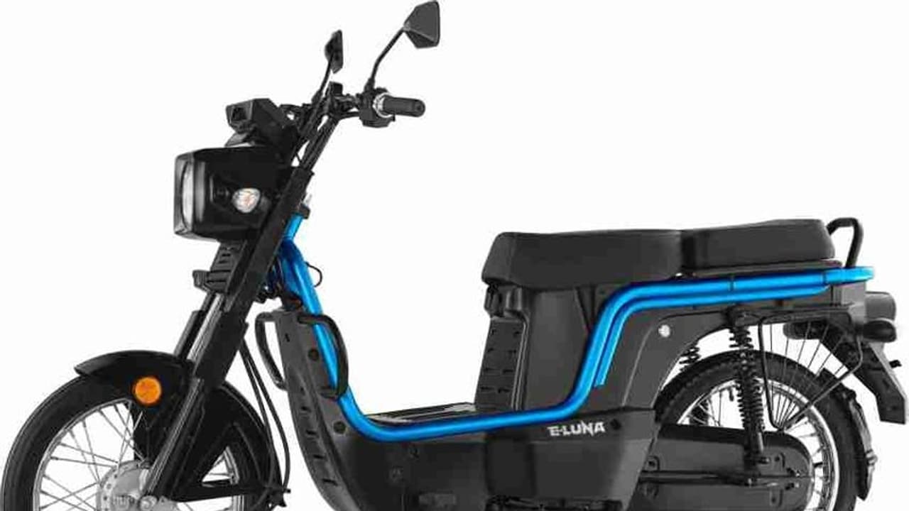 ஒரே சார்ஜில் 110 கி.மீ. போகலாம்... விலையும் ரொம்ப கம்மி... கலக்கும் கைனடிக் லூனா!