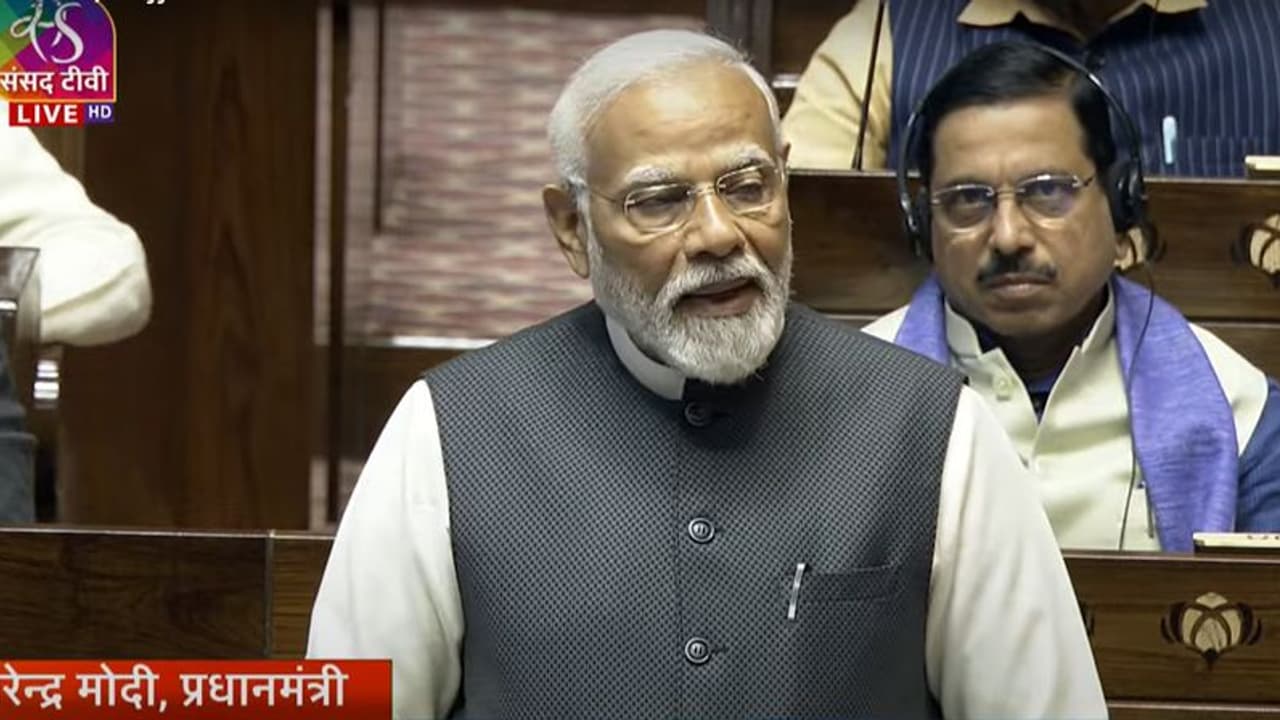 ವೀಲ್ಚೇರ್ನಲ್ಲೂ ದೇಶಕ್ಕಾಗಿ ಸೇವೆ ಸಲ್ಲಿಸಿದ ನಾಯಕ, ಮನ್ಮೋಹನ್ ಸಿಂಗ್ ಶ್ಲಾಘಿಸಿದ ಮೋದಿ! ವೀಲ್ಚೇರ್ನಲ್ಲೂ ದೇಶಕ್ಕಾಗಿ ಸೇವೆ ಸಲ್ಲಿಸಿದ ನಾಯಕ, ಮನ್ಮೋಹನ್ ಸಿಂಗ್ ಶ್ಲಾಘಿಸಿದ ಮೋದಿ!